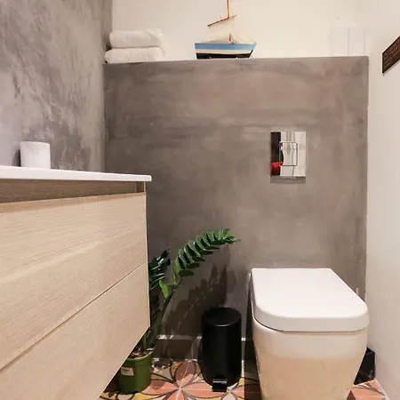 - Hastings Валетта